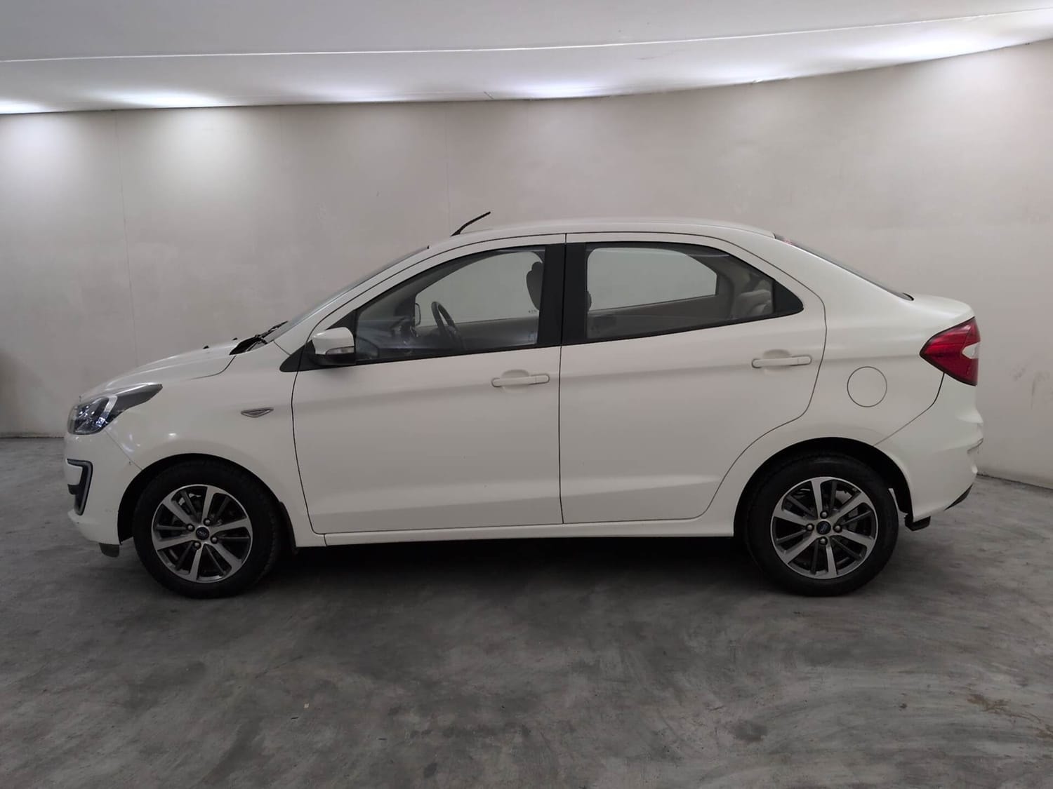View 2021 Ford Figo Aspire 1.5D Titanium Plus MT BS IV Image 2 Used 2021 Ford Figo Aspire 1.5D Titanium Plus MT BS IV Image 2