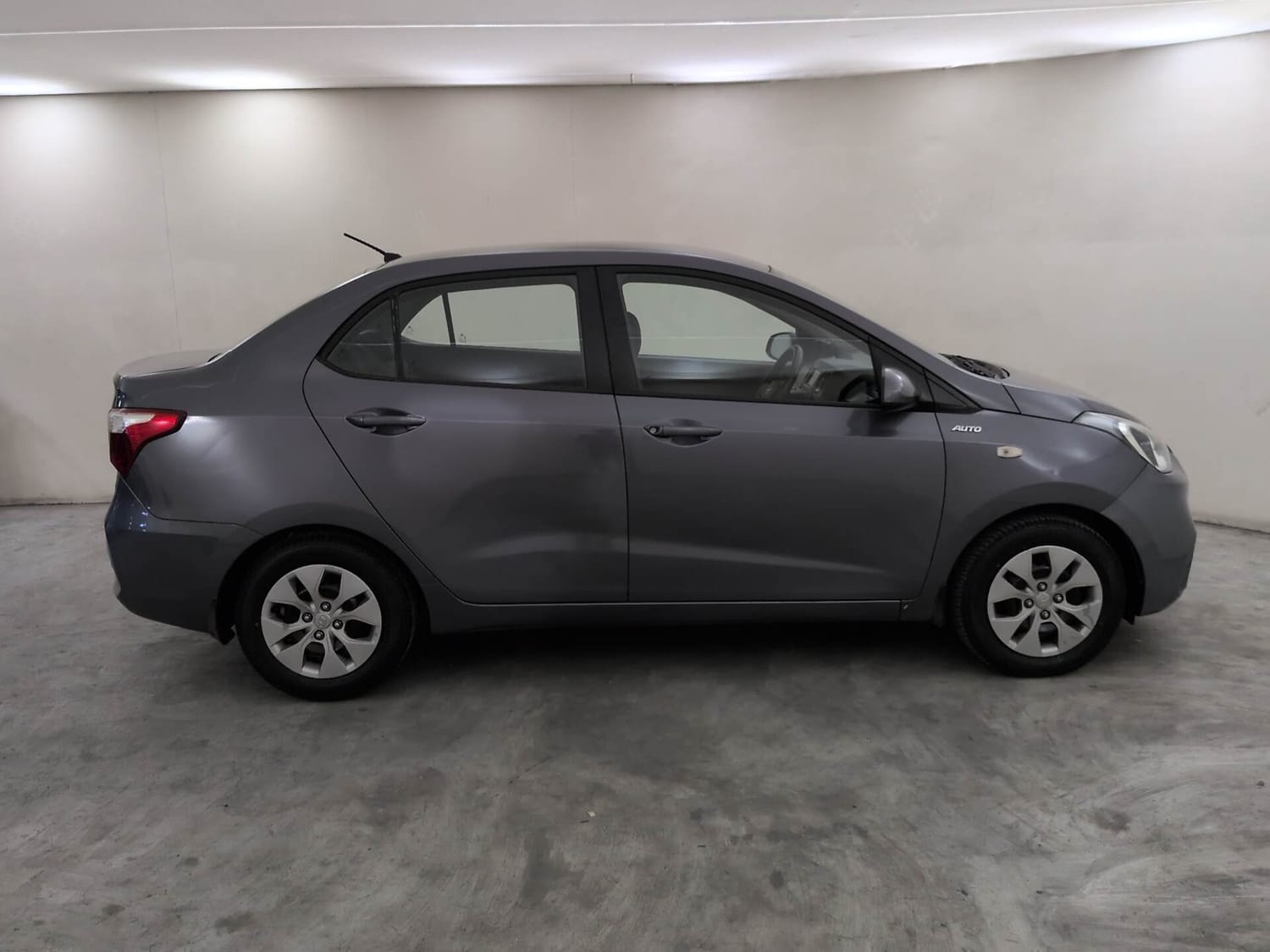 View 2018 Hyundai Xcent S AT Petrol Image 6 Used 2018 Hyundai Xcent S AT Petrol Image 6