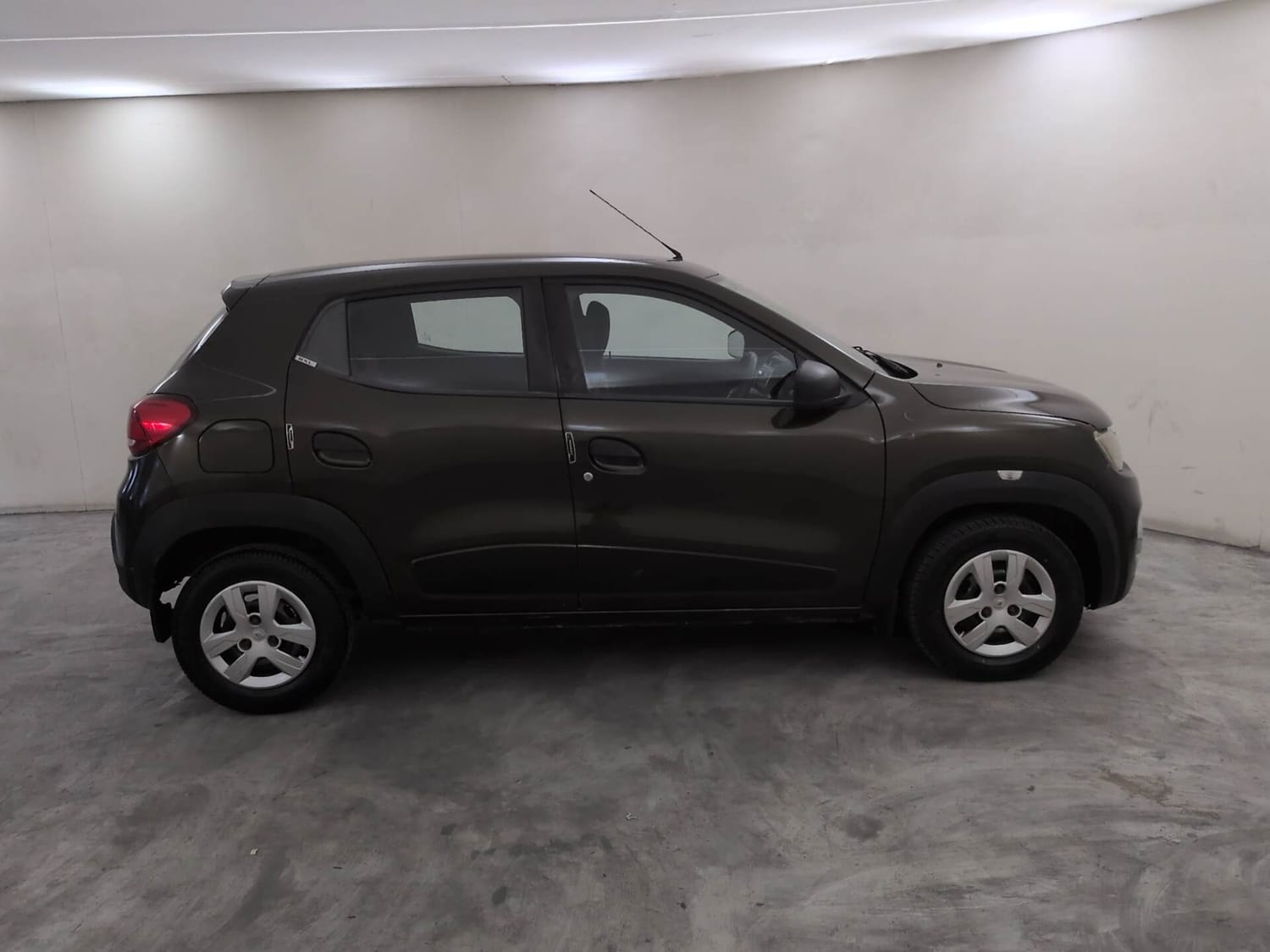 View 2019 Renault Kwid RXL Image 6 Used 2019 Renault Kwid RXL Image 6