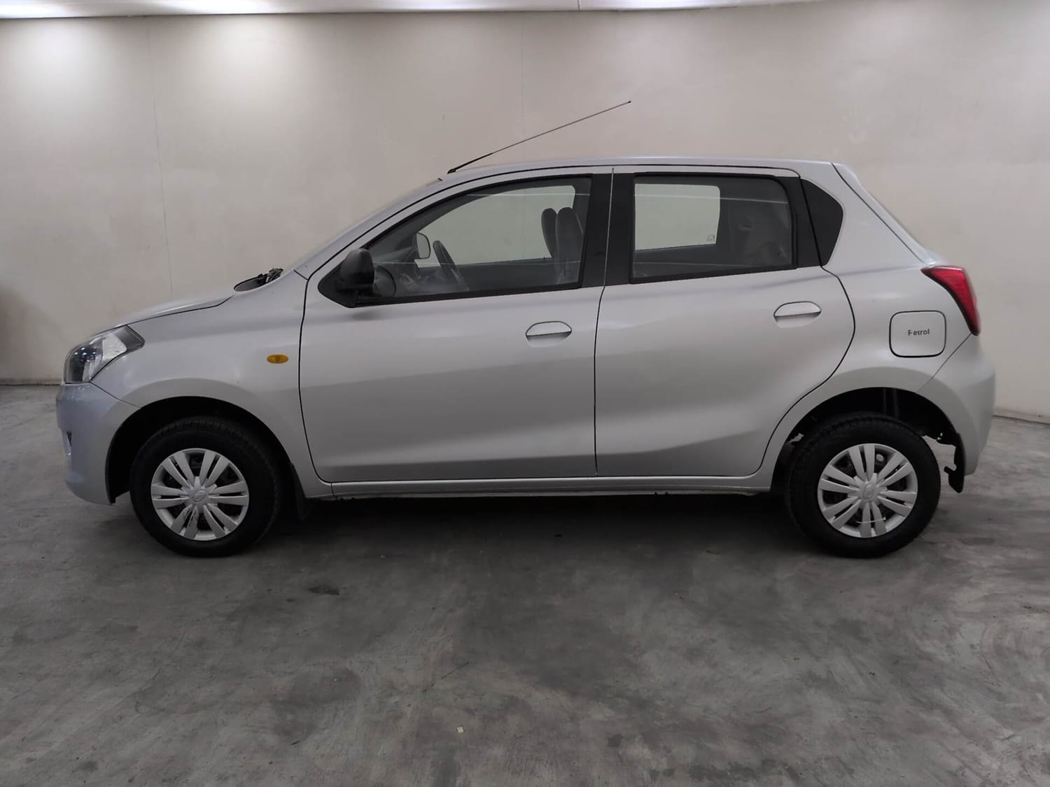View 2018 Datsun Go T Image 2 Used 2018 Datsun Go T Image 2