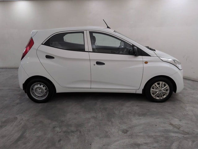 View Hyundai EON Image 6 Used Hyundai EON Image 6