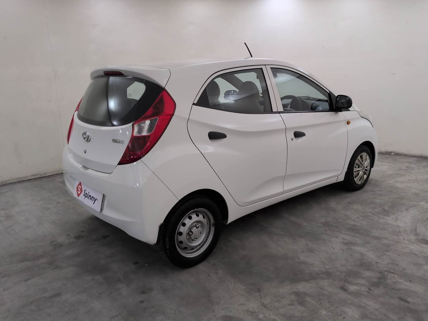 View 2018 Hyundai EON Era Plus Image 5 Used 2018 Hyundai EON Era Plus Image 5