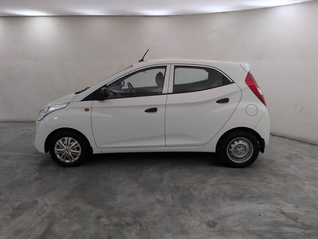 View Hyundai EON Image 2 Used Hyundai EON Image 2