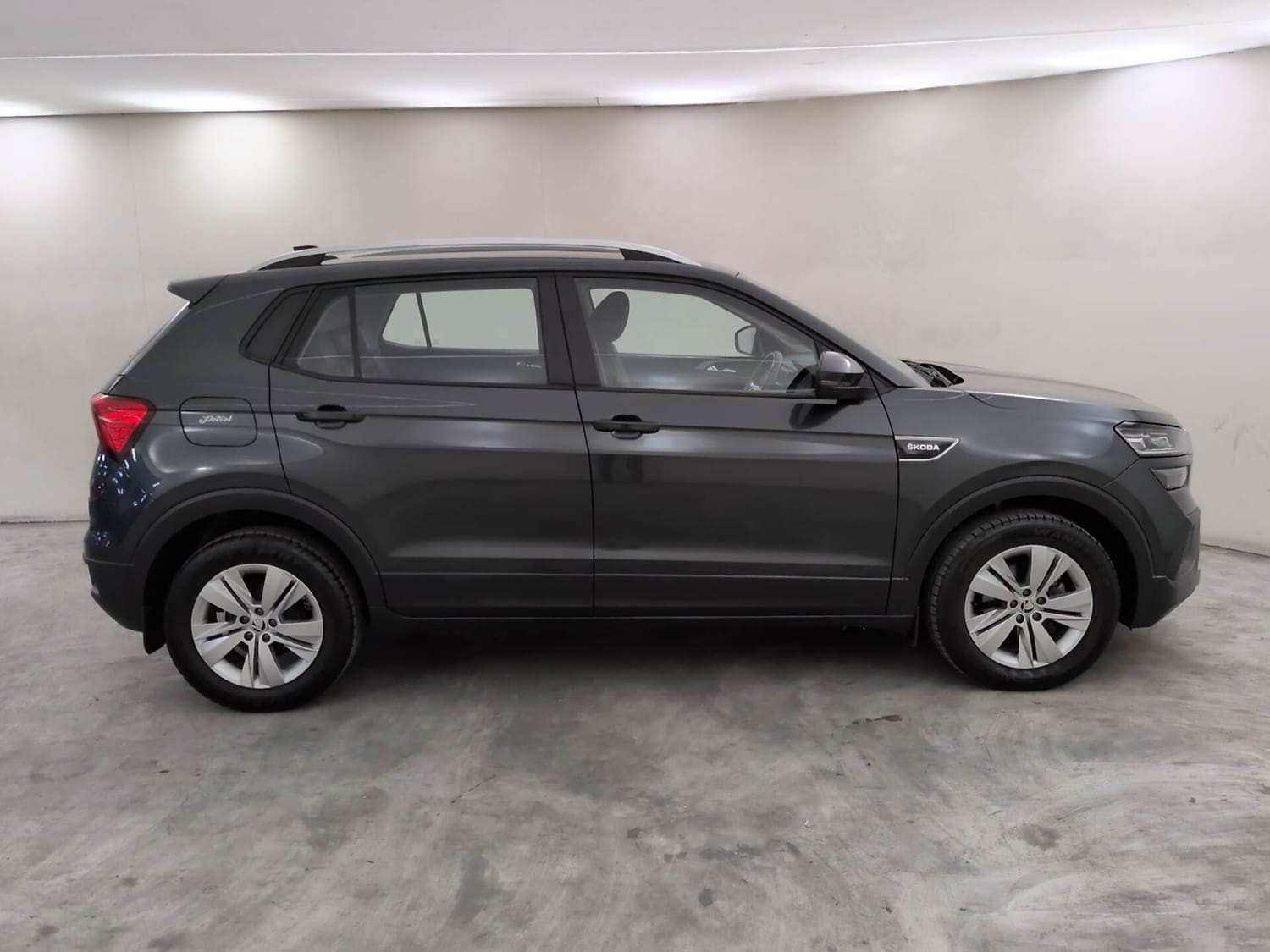 View 2023 Skoda Kushaq Ambition 1.0 TSI MT Image 6 Used 2023 Skoda Kushaq Ambition 1.0 TSI MT Image 6