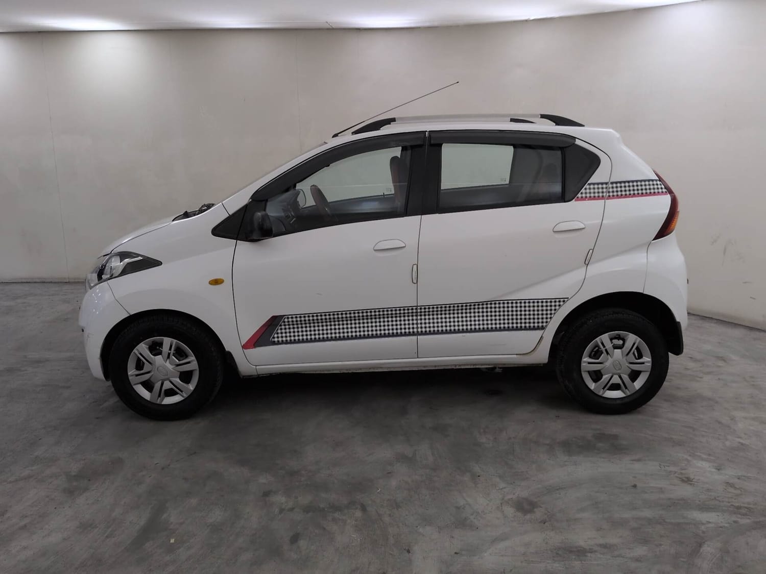 View 2019 Datsun Redi GO T (O) 1.0L AMT BS IV Image 2 Used 2019 Datsun Redi GO T (O) 1.0L AMT BS IV Image 2