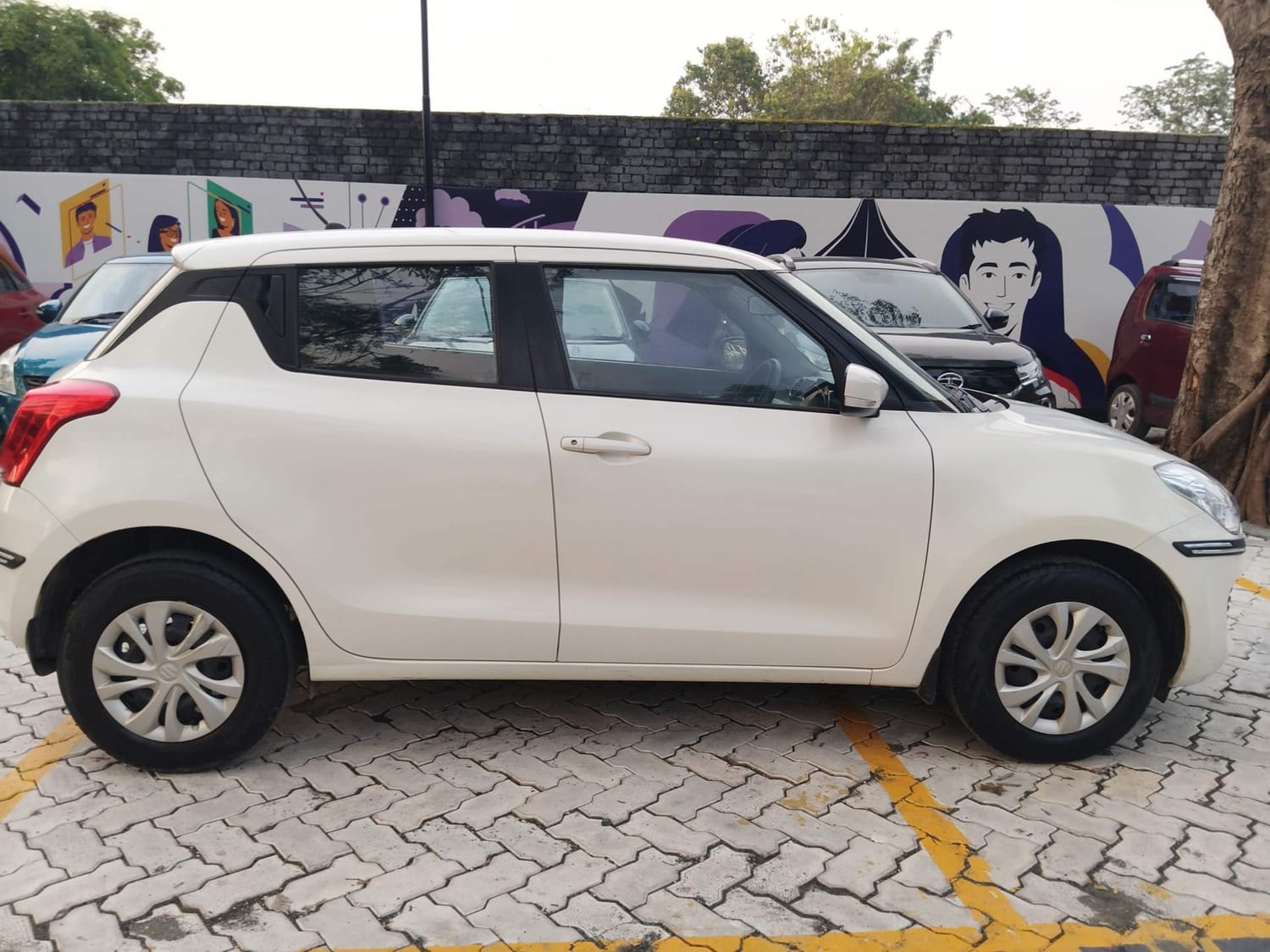 View 2020 Maruti Suzuki Swift VXI Image 6 Used 2020 Maruti Suzuki Swift VXI Image 6