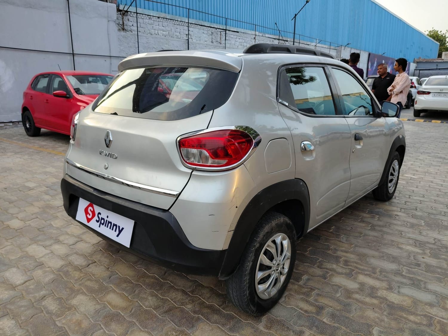 View 2017 Renault Kwid RXT 1.0 (O) BS IV Image 5 Used 2017 Renault Kwid RXT 1.0 (O) BS IV Image 5