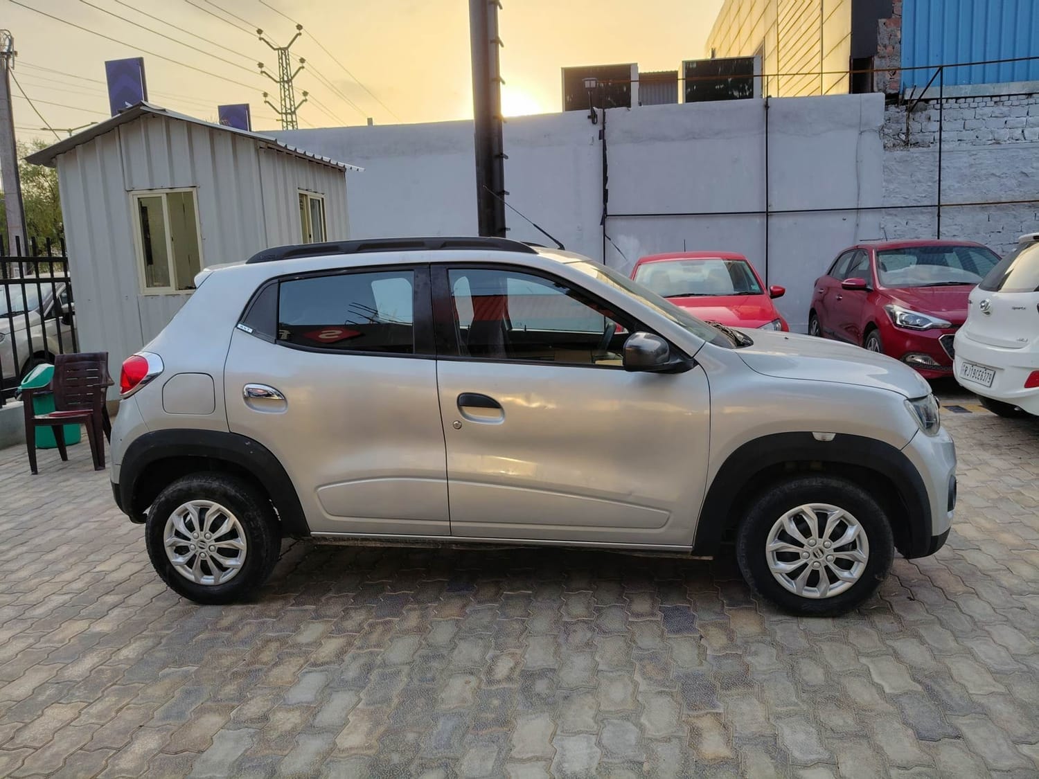 View 2017 Renault Kwid RXT 1.0 (O) BS IV Image 6 Used 2017 Renault Kwid RXT 1.0 (O) BS IV Image 6