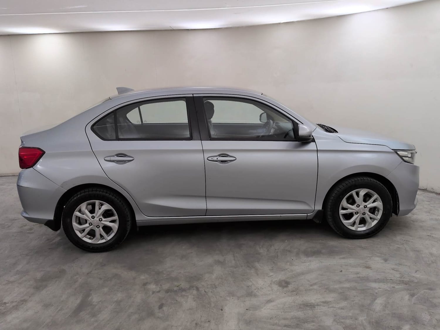 View 2019 Honda Amaze VX MT Petrol Image 6 Used 2019 Honda Amaze VX MT Petrol Image 6
