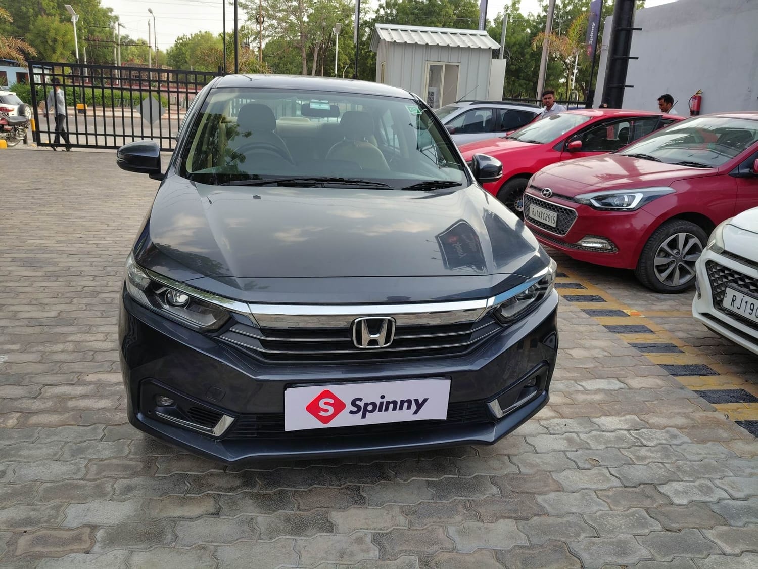 View 2023 Honda Amaze VX CVT Petrol BS IV Image 8 Used 2023 Honda Amaze VX CVT Petrol BS IV Image 8