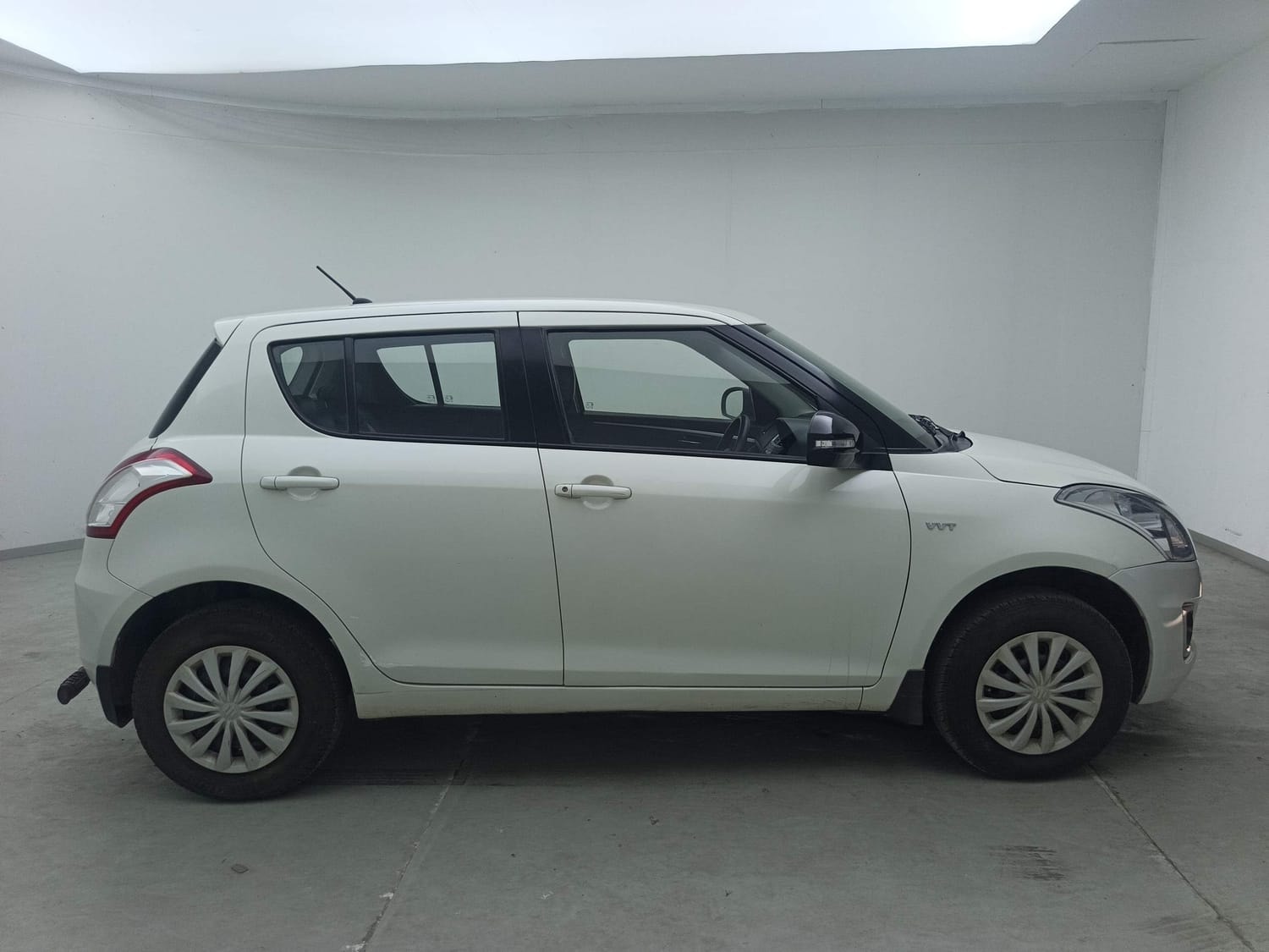View 2016 Maruti Suzuki Swift VXI Image 6 Used 2016 Maruti Suzuki Swift VXI Image 6