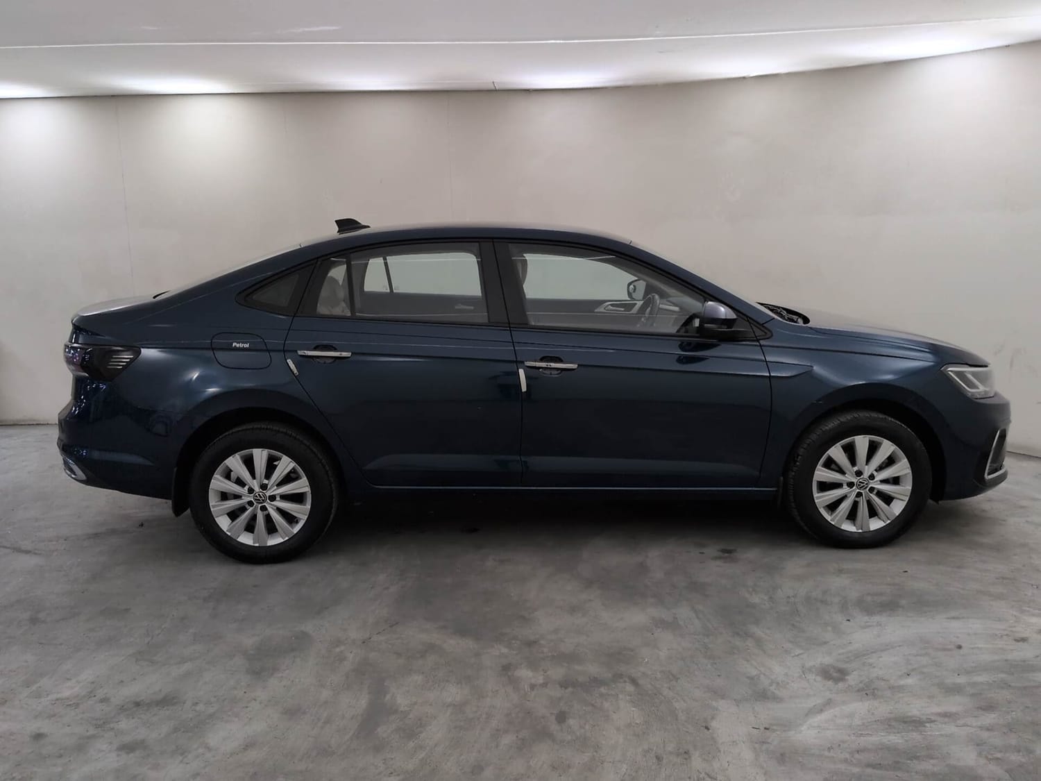 View 2023 Volkswagen Virtus Highline 1.0 TSI MT Image 6 Used 2023 Volkswagen Virtus Highline 1.0 TSI MT Image 6