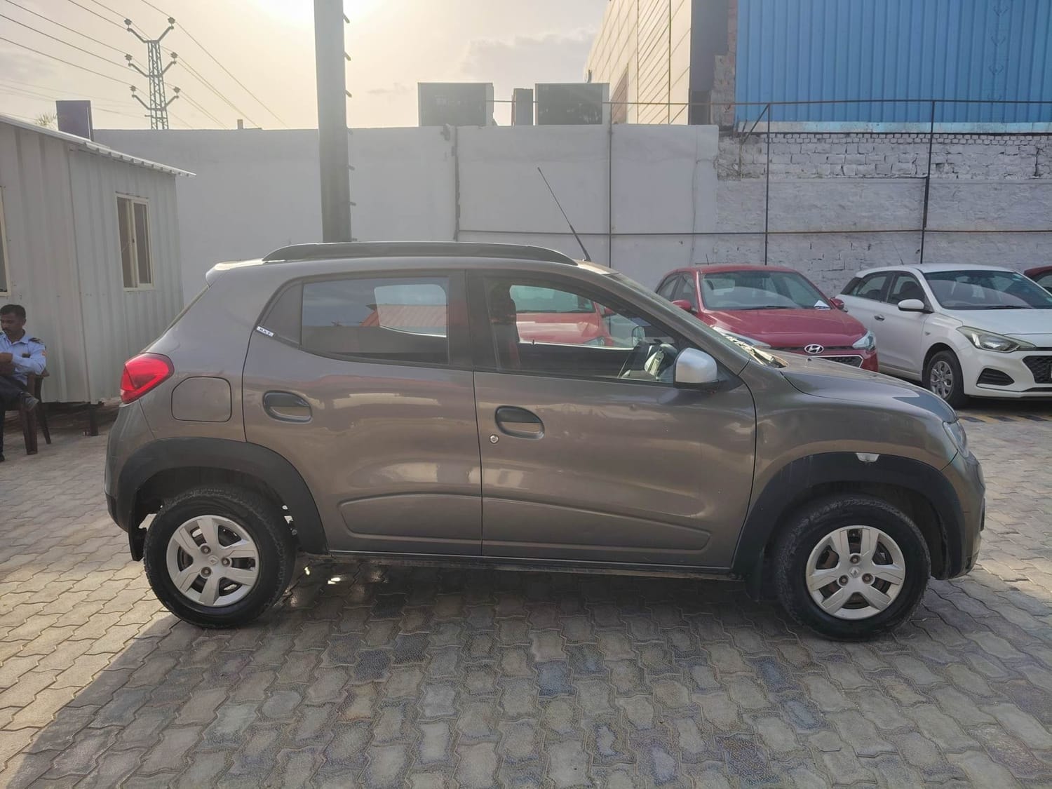 View 2017 Renault Kwid RXT 1.0 BS IV Image 6 Used 2017 Renault Kwid RXT 1.0 BS IV Image 6