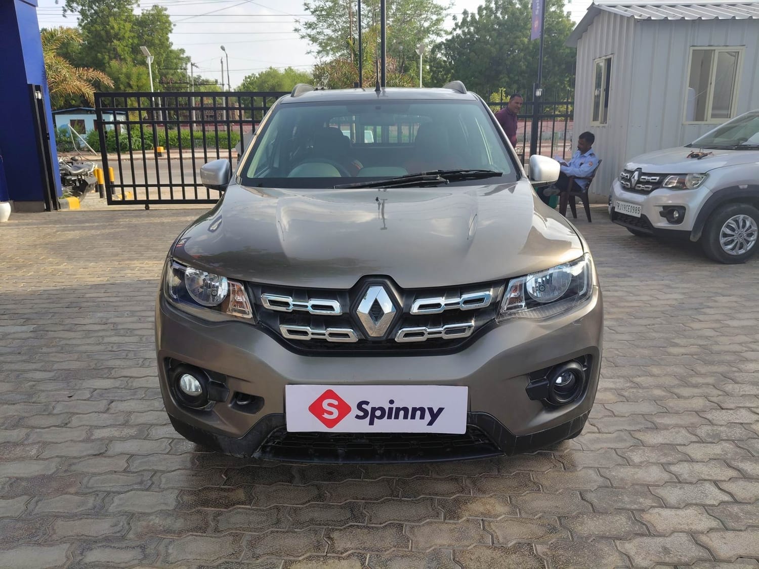 View 2017 Renault Kwid RXT 1.0 BS IV Image 8 Used 2017 Renault Kwid RXT 1.0 BS IV Image 8