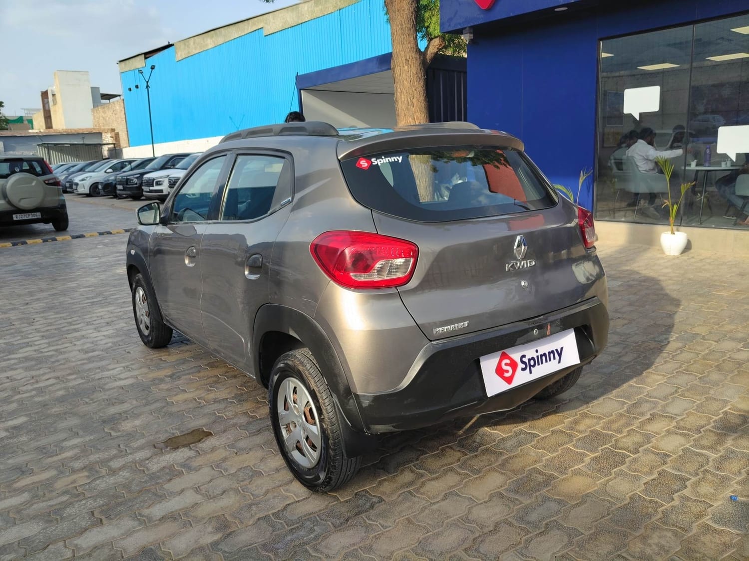 View 2017 Renault Kwid RXT 1.0 BS IV Image 3 Used 2017 Renault Kwid RXT 1.0 BS IV Image 3