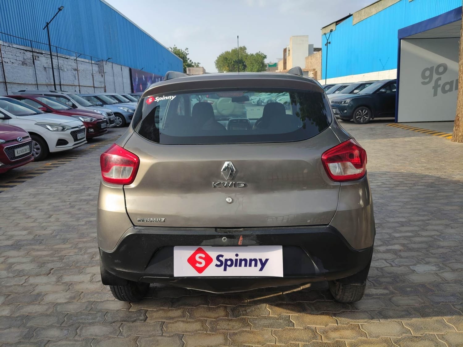 View 2017 Renault Kwid RXT 1.0 BS IV Image 4 Used 2017 Renault Kwid RXT 1.0 BS IV Image 4