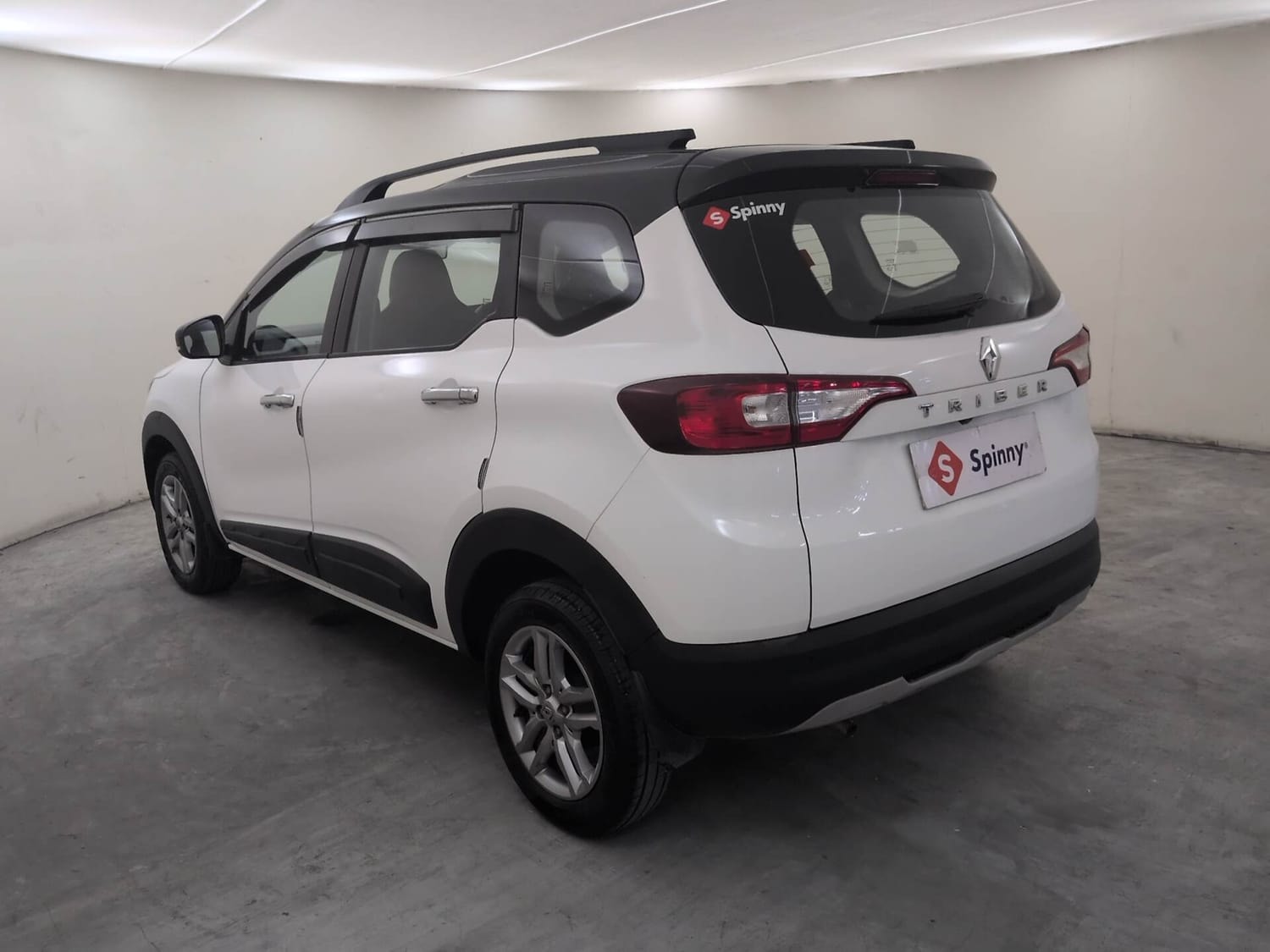 View 2021 Renault Triber RXZ Dual Tone Image 3 Used 2021 Renault Triber RXZ Dual Tone Image 3