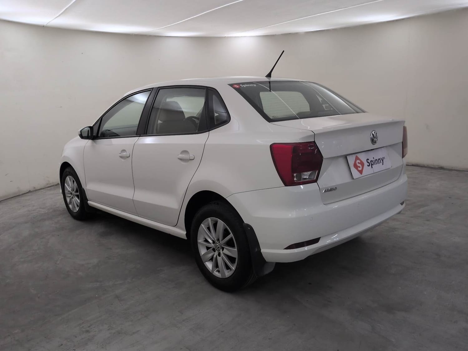 View 2016 Volkswagen Ameo 1.2L MPI Petrol Highline Image 3 Used 2016 Volkswagen Ameo 1.2L MPI Petrol Highline Image 3