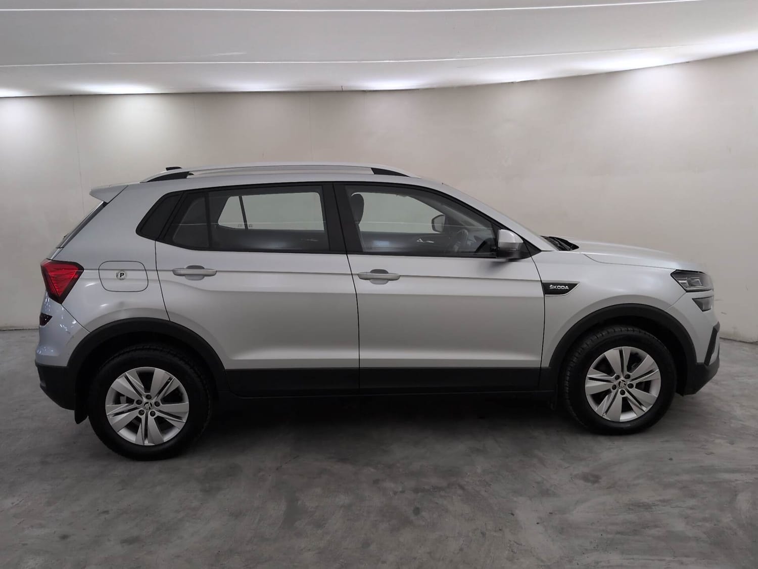 View 2024 Skoda Kushaq Ambition 1.0 TSI MT Image 6 Used 2024 Skoda Kushaq Ambition 1.0 TSI MT Image 6