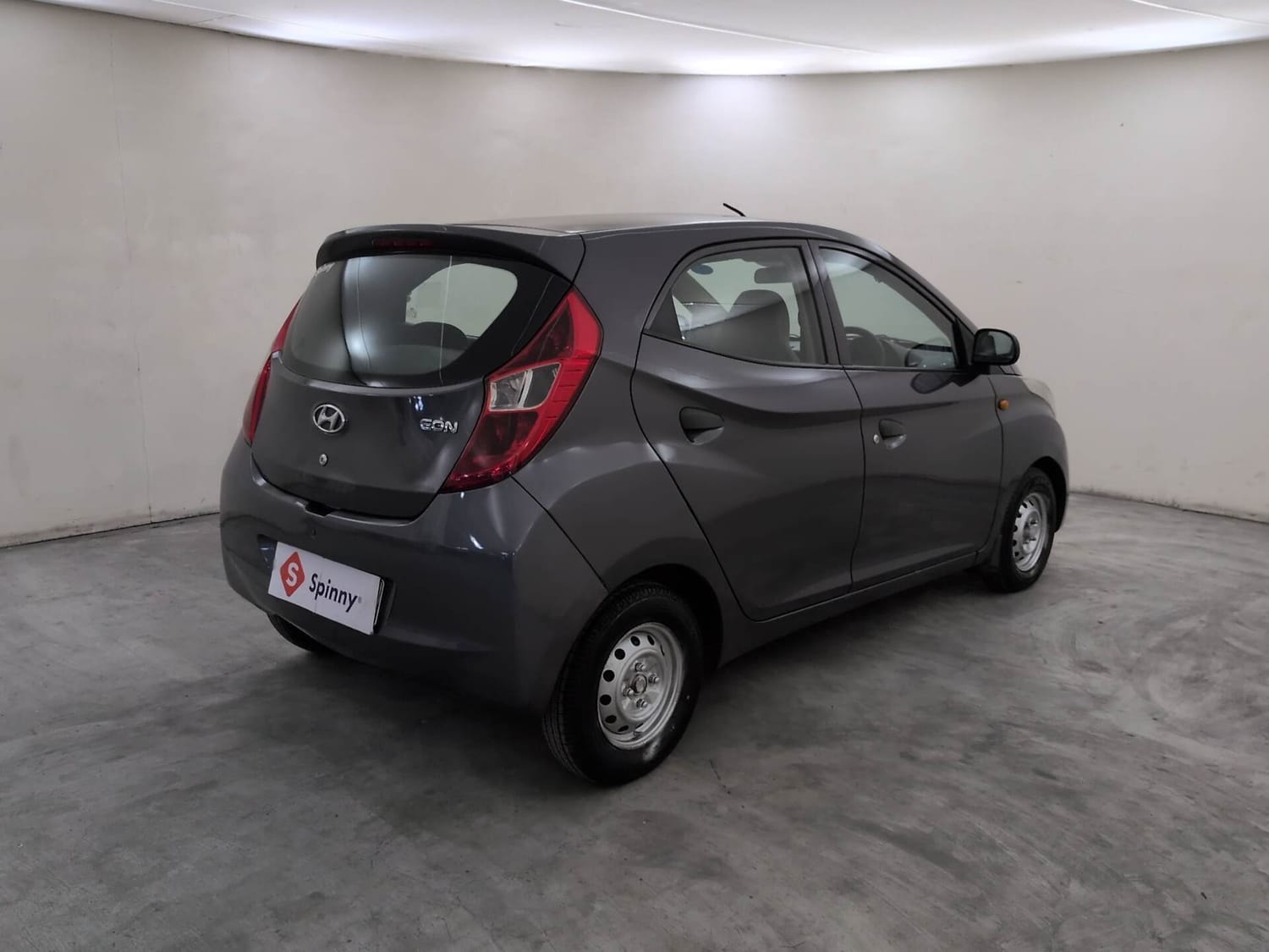 View 2017 Hyundai EON Era Plus Image 5 Used 2017 Hyundai EON Era Plus Image 5