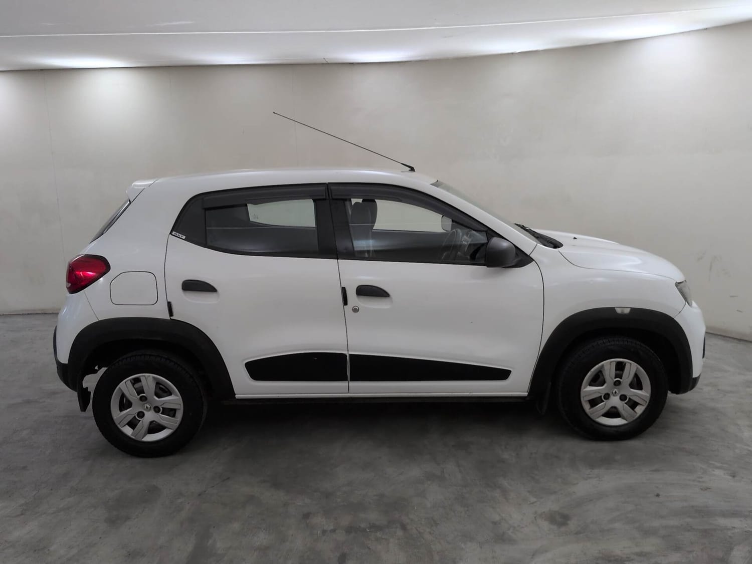 View 2017 Renault Kwid RXT 1.0 BS IV Image 6 Used 2017 Renault Kwid RXT 1.0 BS IV Image 6