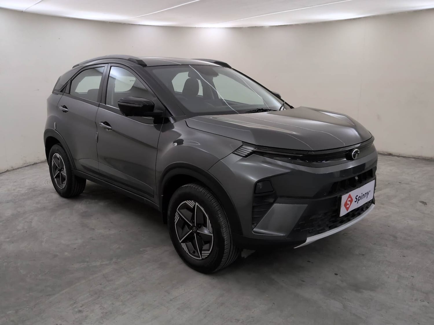 View 2024 Tata Nexon 1.2 Revotron Creative Plus AMT Image 7 Used 2024 Tata Nexon 1.2 Revotron Creative Plus AMT Image 7