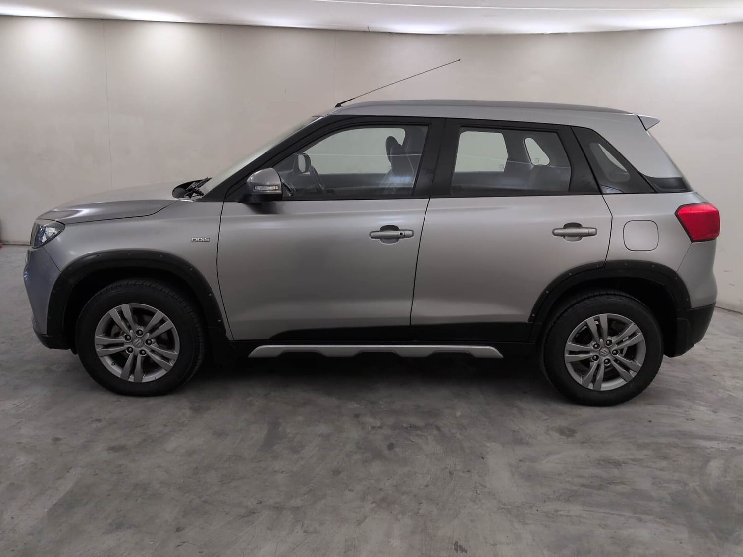 View 2017 Maruti Suzuki Vitara Brezza ZDi Plus Image 2 Used 2017 Maruti Suzuki Vitara Brezza ZDi Plus Image 2
