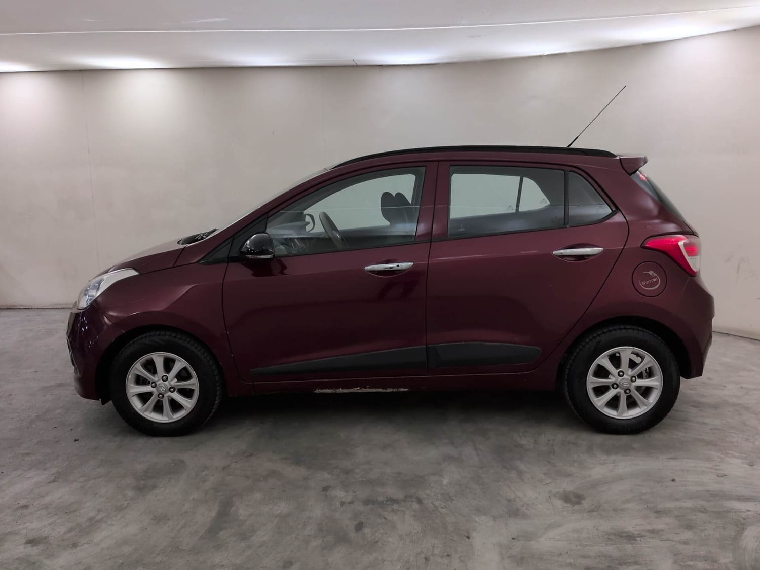 View 2015 Hyundai Grand i10 Asta AT 1.2 Kappa VTVT Image 2 Used 2015 Hyundai Grand i10 Asta AT 1.2 Kappa VTVT Image 2