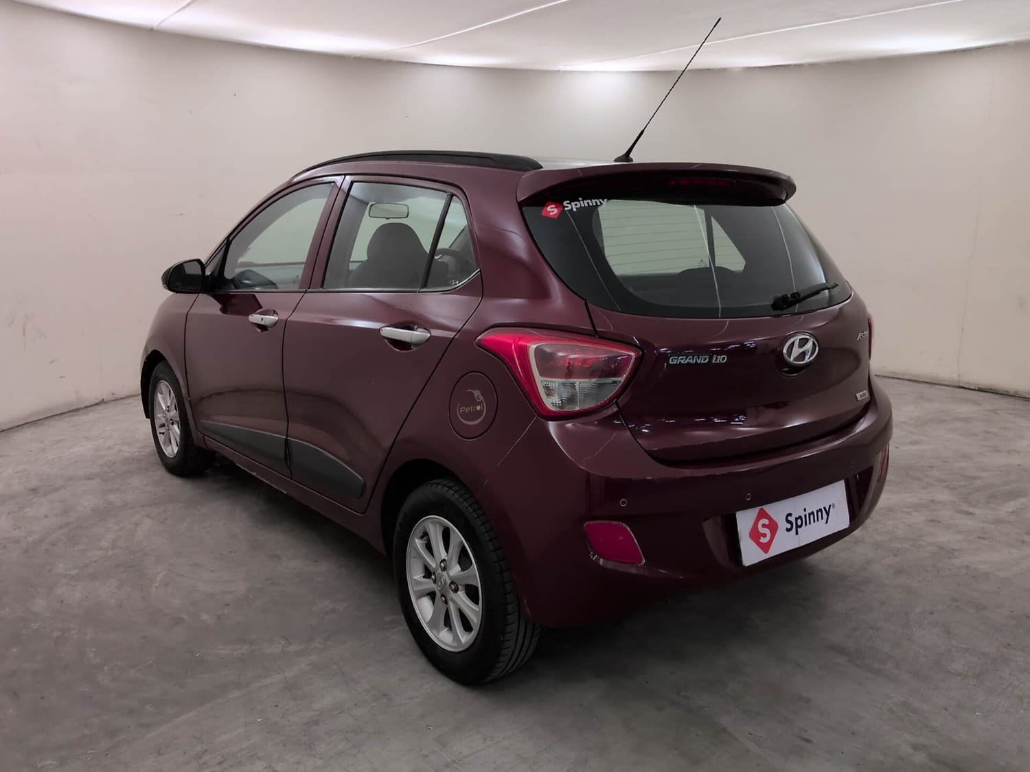 View 2015 Hyundai Grand i10 Asta AT 1.2 Kappa VTVT Image 3 Used 2015 Hyundai Grand i10 Asta AT 1.2 Kappa VTVT Image 3