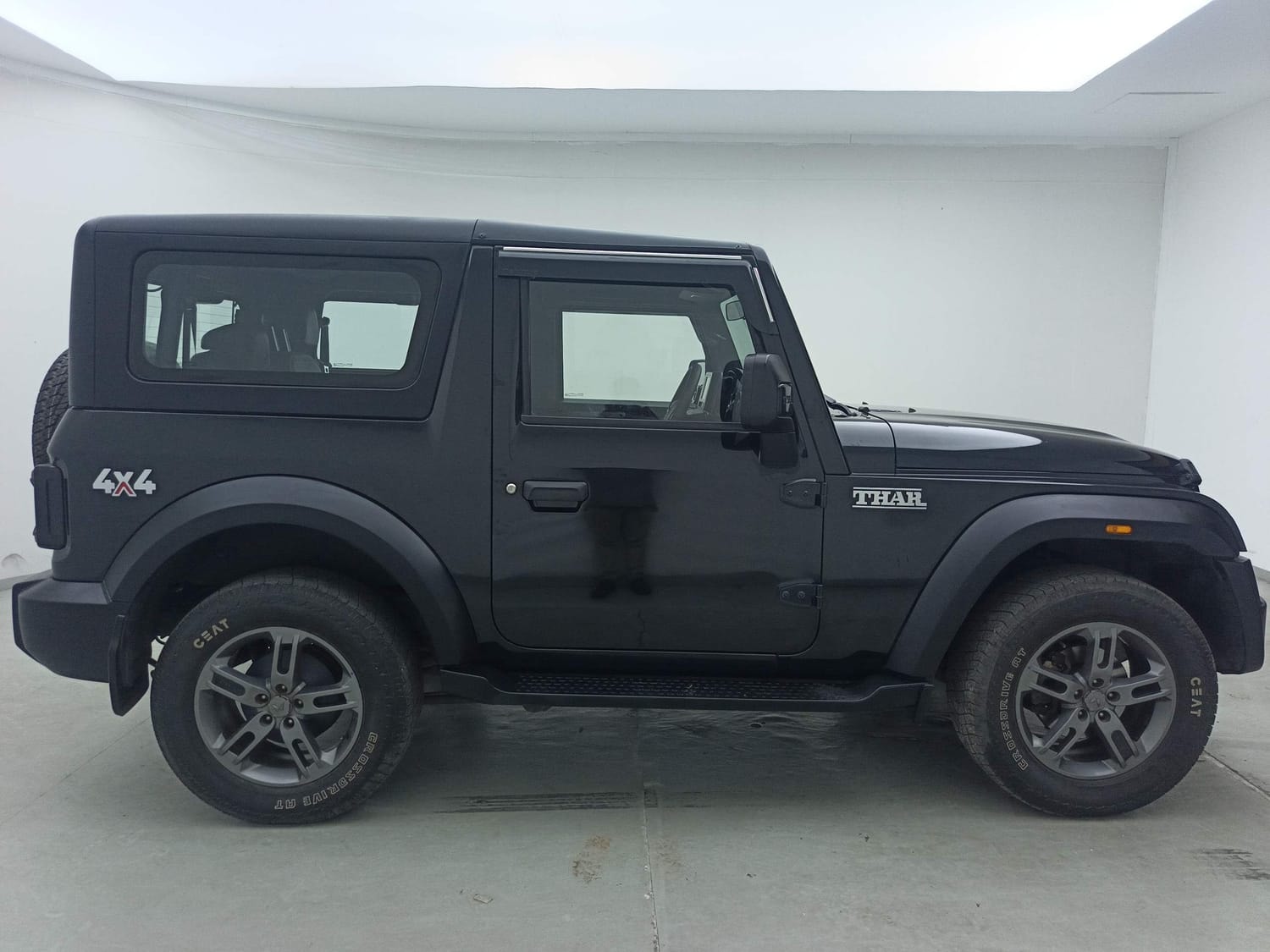 View 2022 Mahindra Thar LX Automatic 4 Seater Hard Top Diesel Image 6 Used 2022 Mahindra Thar LX Automatic 4 Seater Hard Top Diesel Image 6