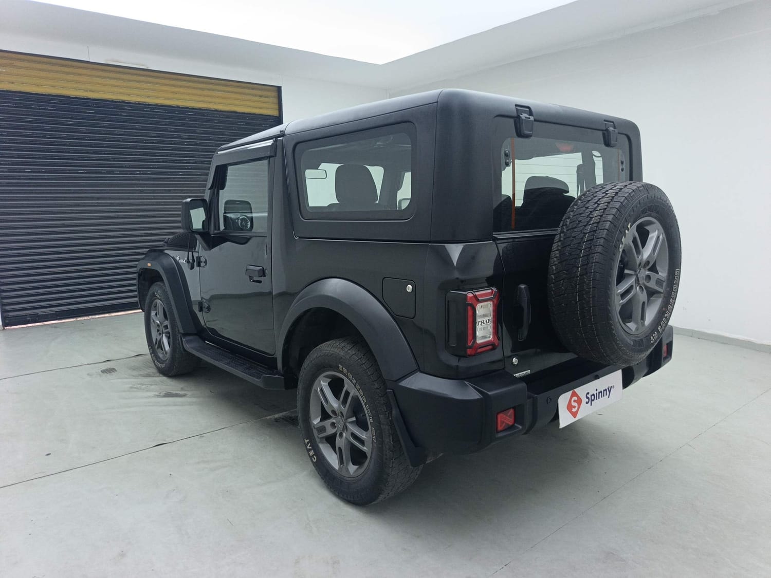 View 2022 Mahindra Thar LX Automatic 4 Seater Hard Top Diesel Image 3 Used 2022 Mahindra Thar LX Automatic 4 Seater Hard Top Diesel Image 3