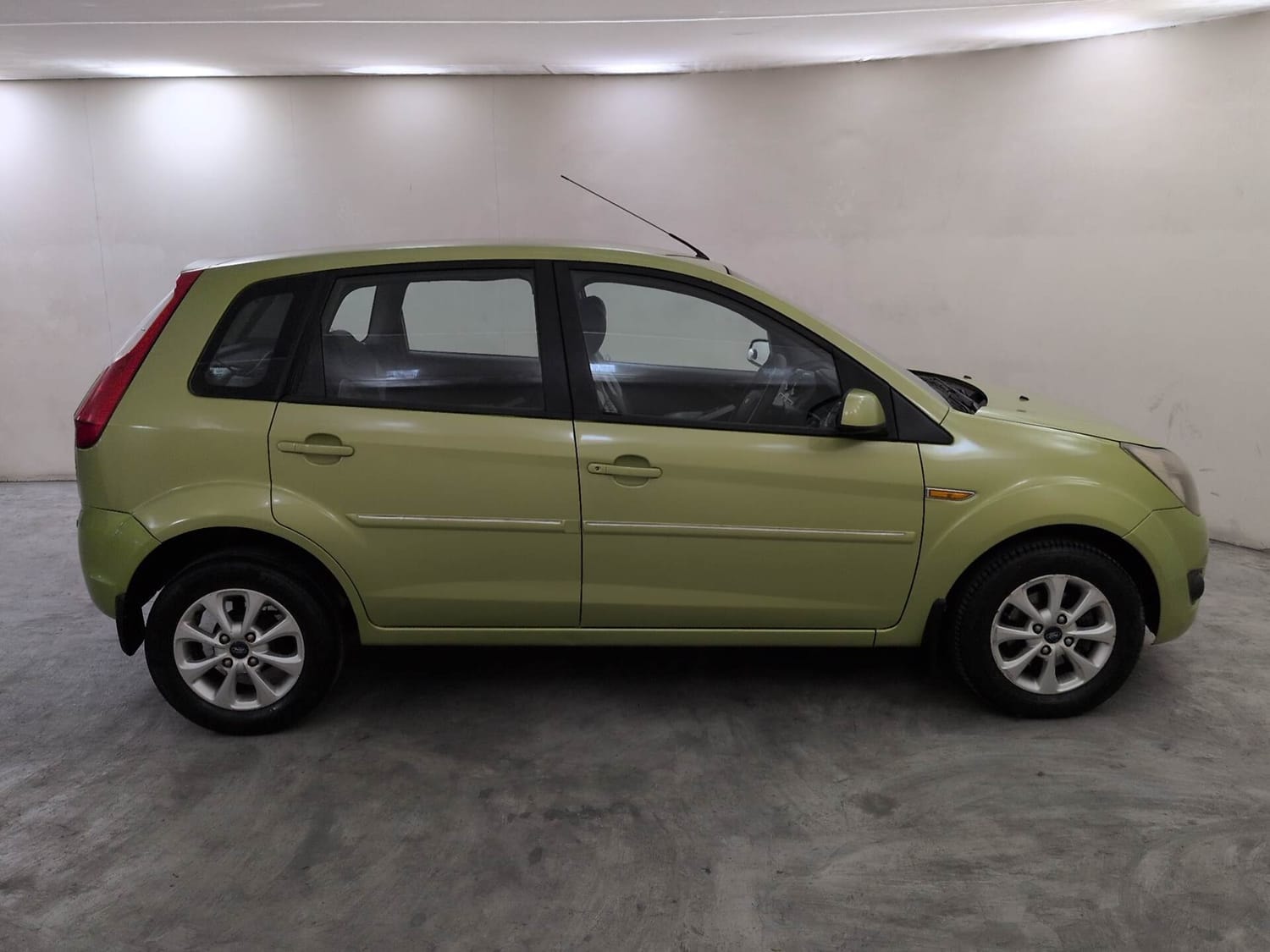 View 2012 Ford Figo 1.4 Duratorq ZXI Image 6 Used 2012 Ford Figo 1.4 Duratorq ZXI Image 6