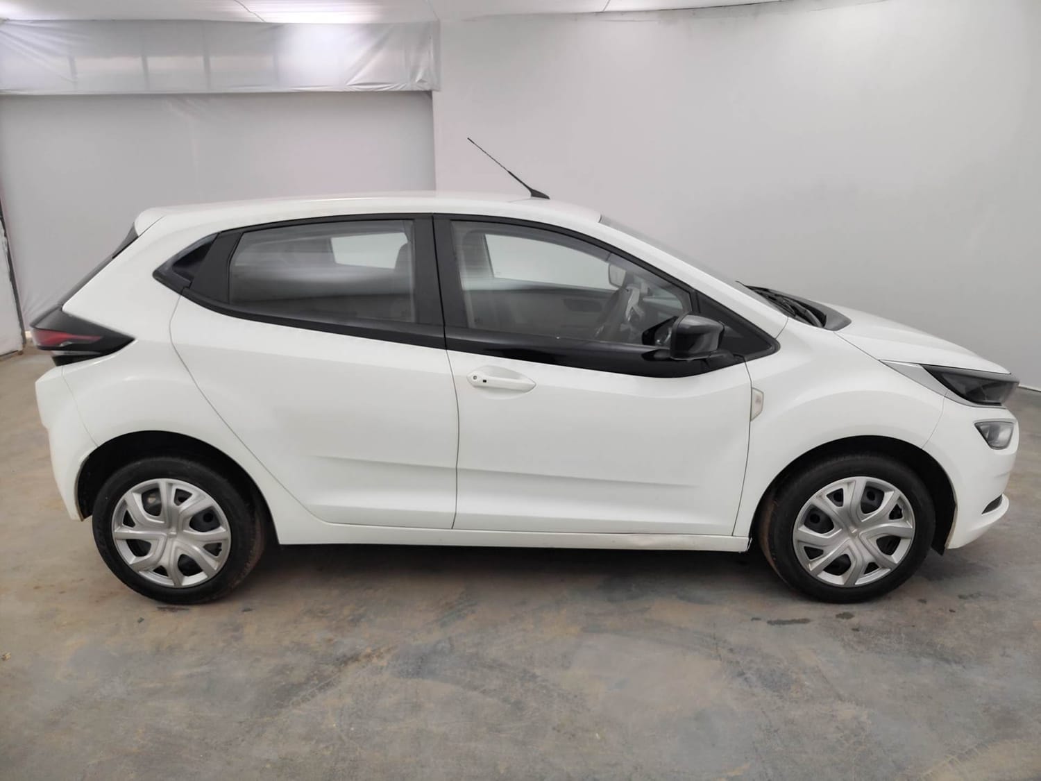 View 2020 Tata Altroz XT Petrol Image 6 Used 2020 Tata Altroz XT Petrol Image 6