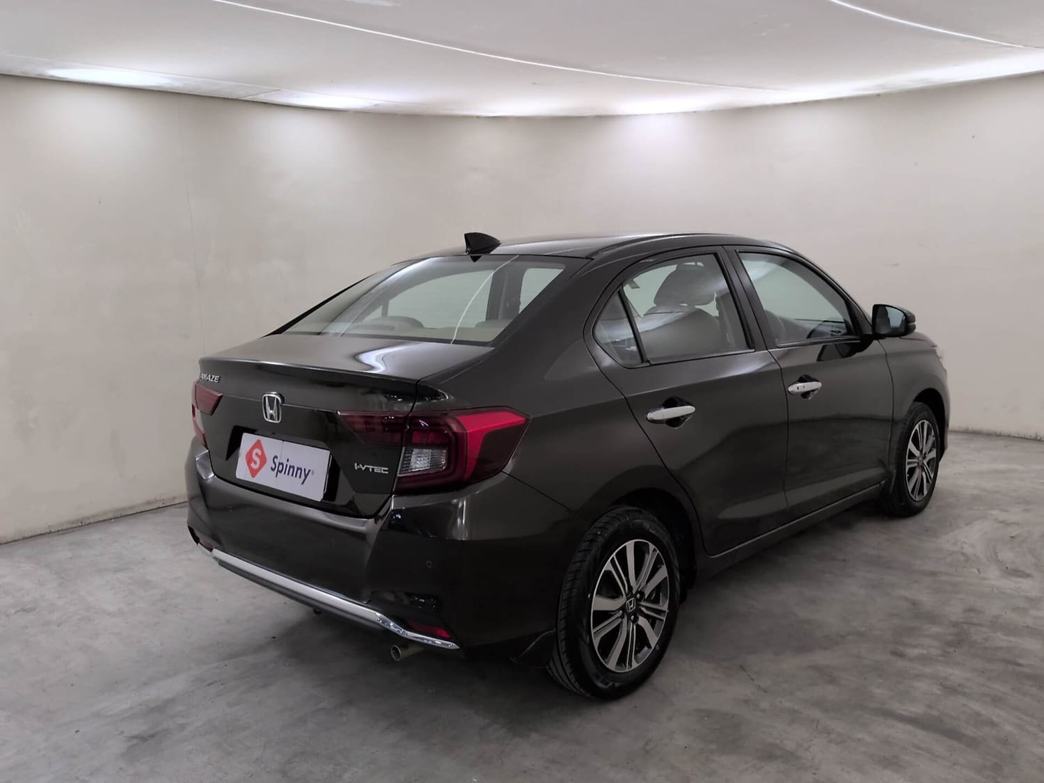 View 2023 Honda Amaze VX CVT Petrol BS IV Image 5 Used 2023 Honda Amaze VX CVT Petrol BS IV Image 5
