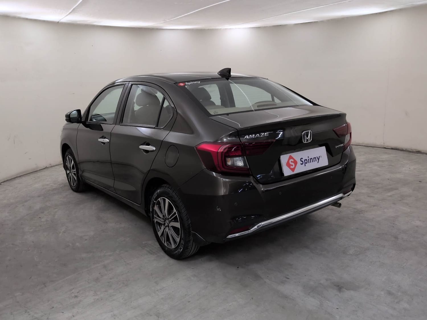 View 2023 Honda Amaze VX CVT Petrol BS IV Image 3 Used 2023 Honda Amaze VX CVT Petrol BS IV Image 3