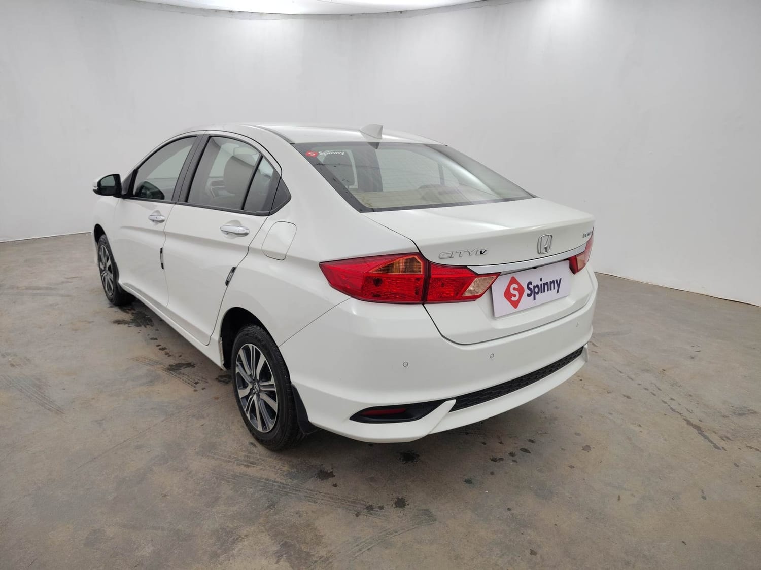 View 2022 Honda City V MT Petrol BS IV Image 3 Used 2022 Honda City V MT Petrol BS IV Image 3
