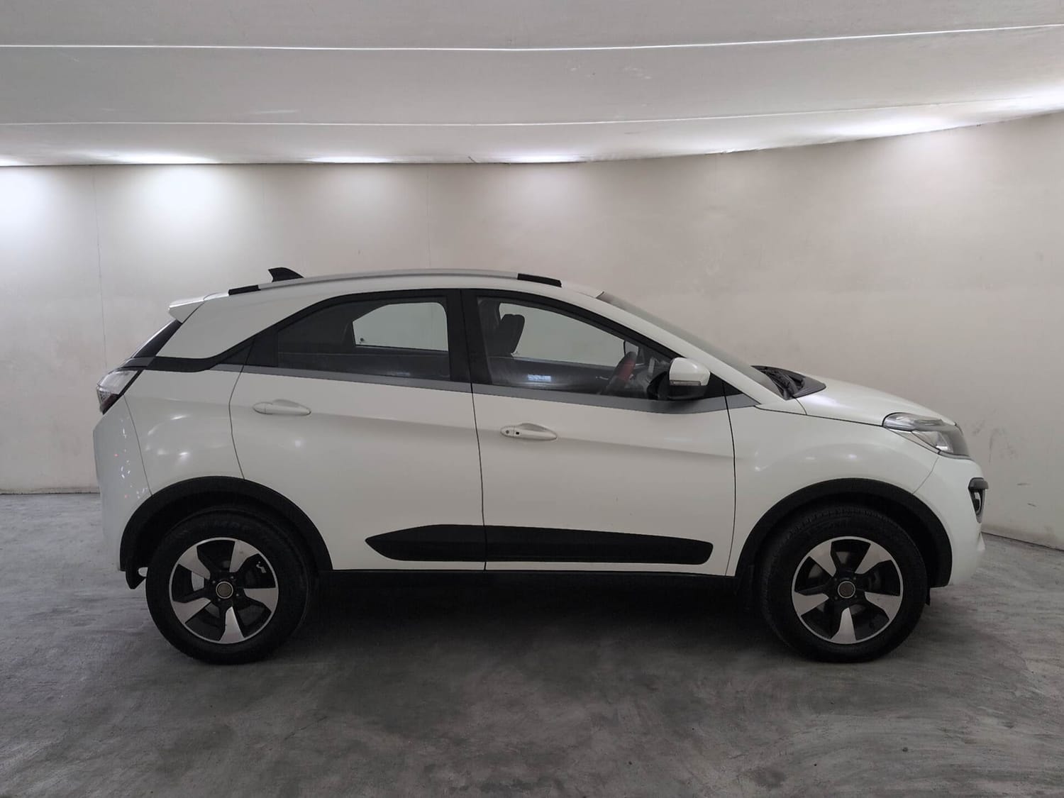 View 2018 Tata Nexon XZA Plus Diesel Image 6 Used 2018 Tata Nexon XZA Plus Diesel Image 6
