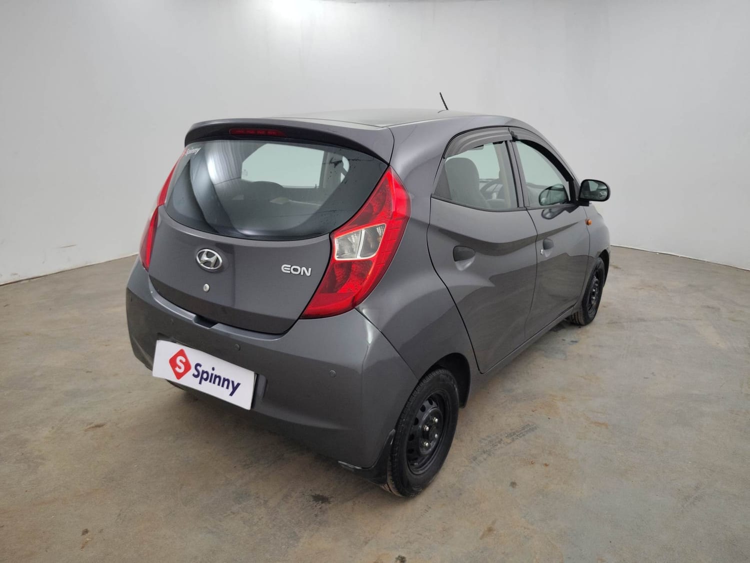 View 2017 Hyundai EON Era Plus Image 5 Used 2017 Hyundai EON Era Plus Image 5