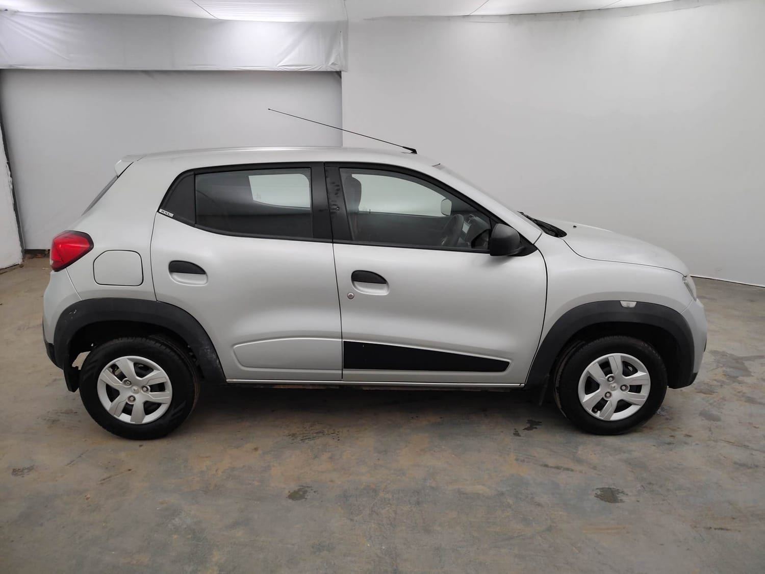 View 2017 Renault Kwid RXL Image 6 Used 2017 Renault Kwid RXL Image 6
