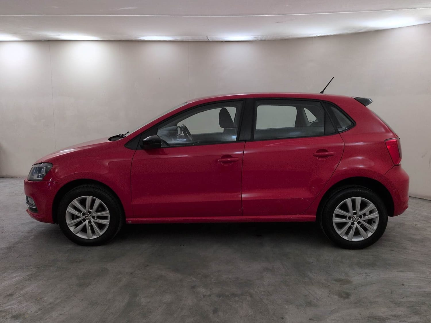 View 2016 Volkswagen Polo GT TSI Image 2 Used 2016 Volkswagen Polo GT TSI Image 2