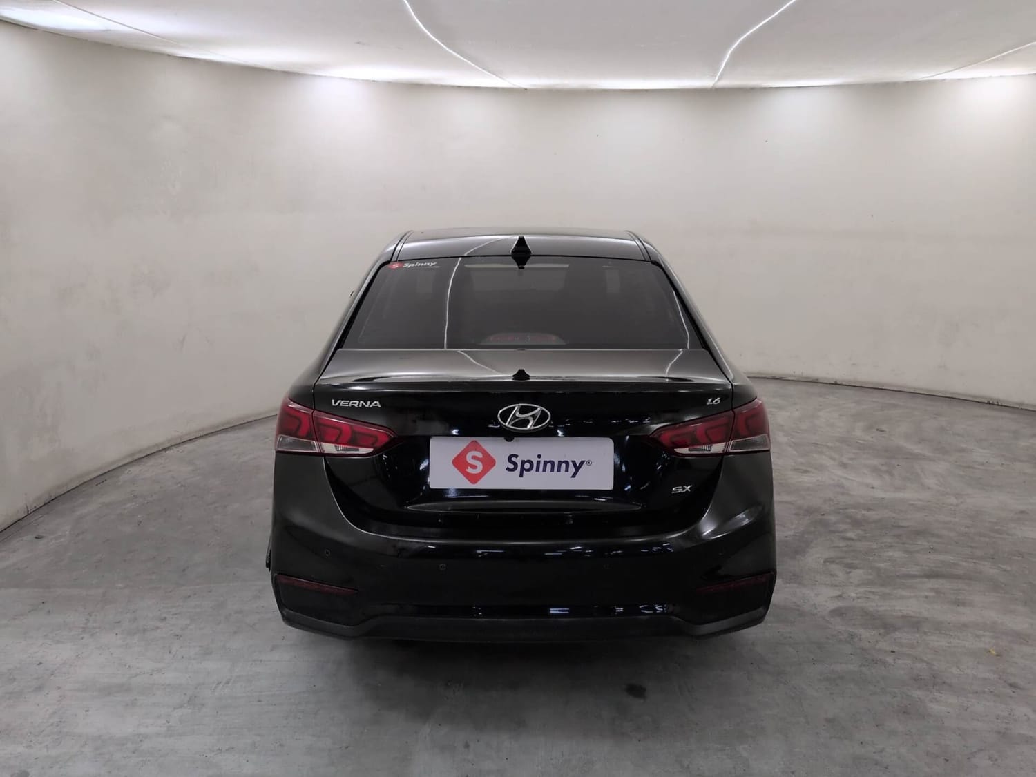 View 2018 Hyundai Verna 1.6 VTVT SX (O) AT Image 4 Used 2018 Hyundai Verna 1.6 VTVT SX (O) AT Image 4