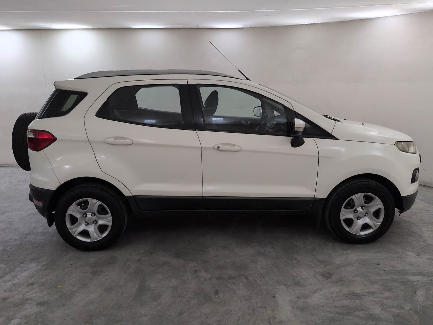 View 2015 Ford EcoSport 1.5 TDCi Diesel Trend BS IV Image 6 Used 2015 Ford EcoSport 1.5 TDCi Diesel Trend BS IV Image 6