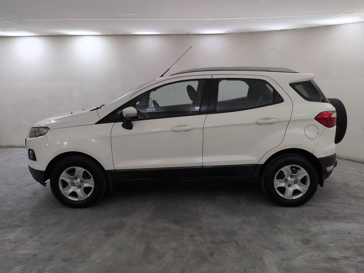 View 2015 Ford EcoSport 1.5 TDCi Diesel Trend BS IV Image 2 Used 2015 Ford EcoSport 1.5 TDCi Diesel Trend BS IV Image 2