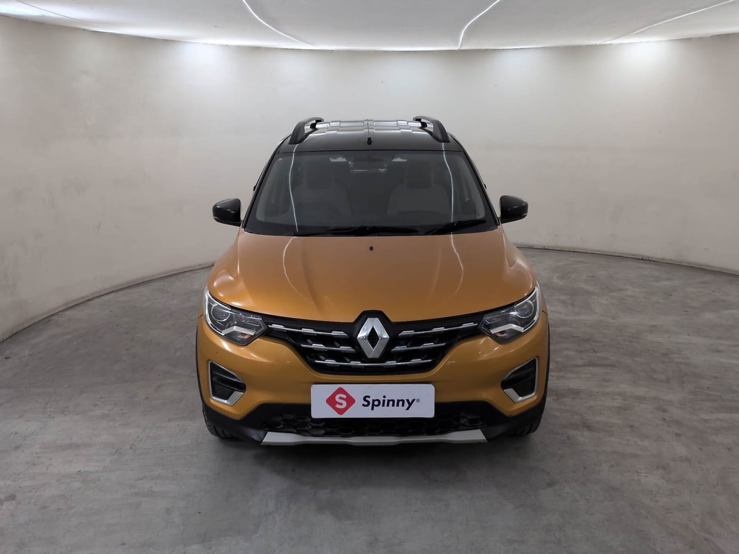 View 2022 Renault Triber RXZ Dual Tone Image 8 Used 2022 Renault Triber RXZ Dual Tone Image 8