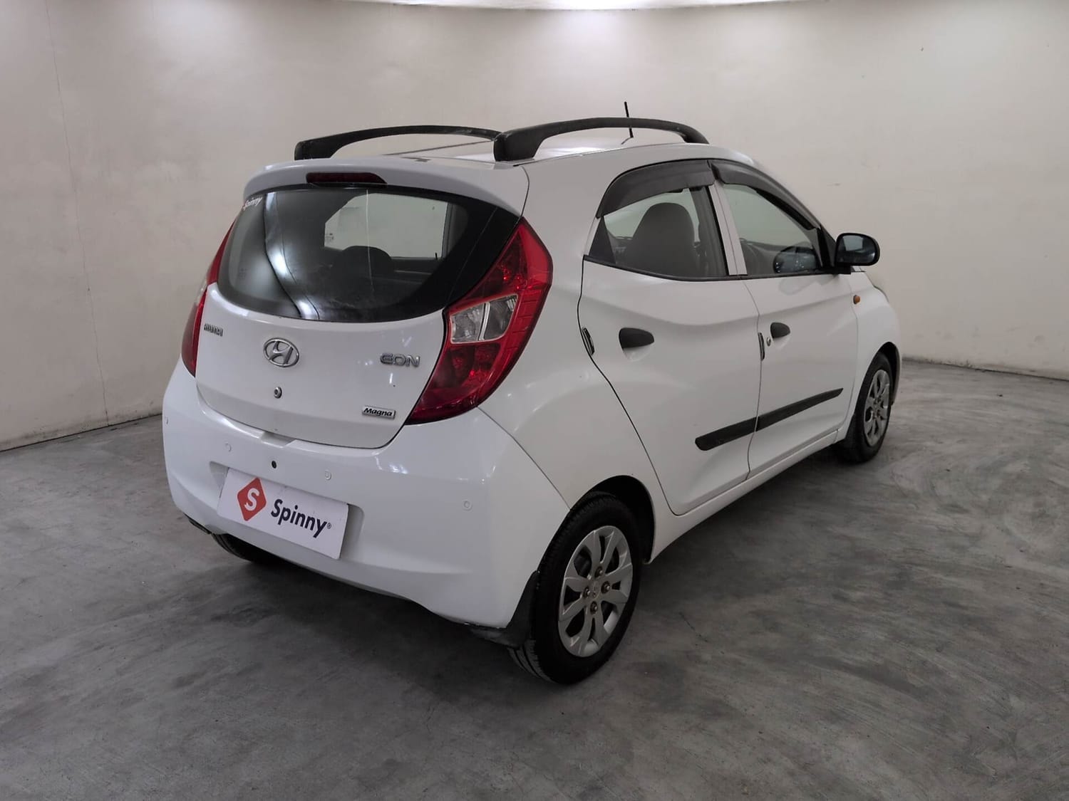 View 2016 Hyundai EON Magna Plus (O) Image 5 Used 2016 Hyundai EON Magna Plus (O) Image 5