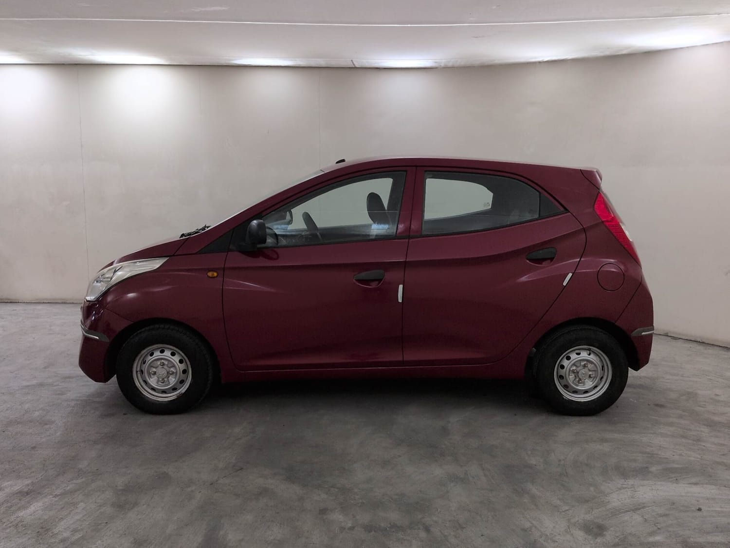 View 2015 Hyundai EON Era Plus Image 2 Used 2015 Hyundai EON Era Plus Image 2