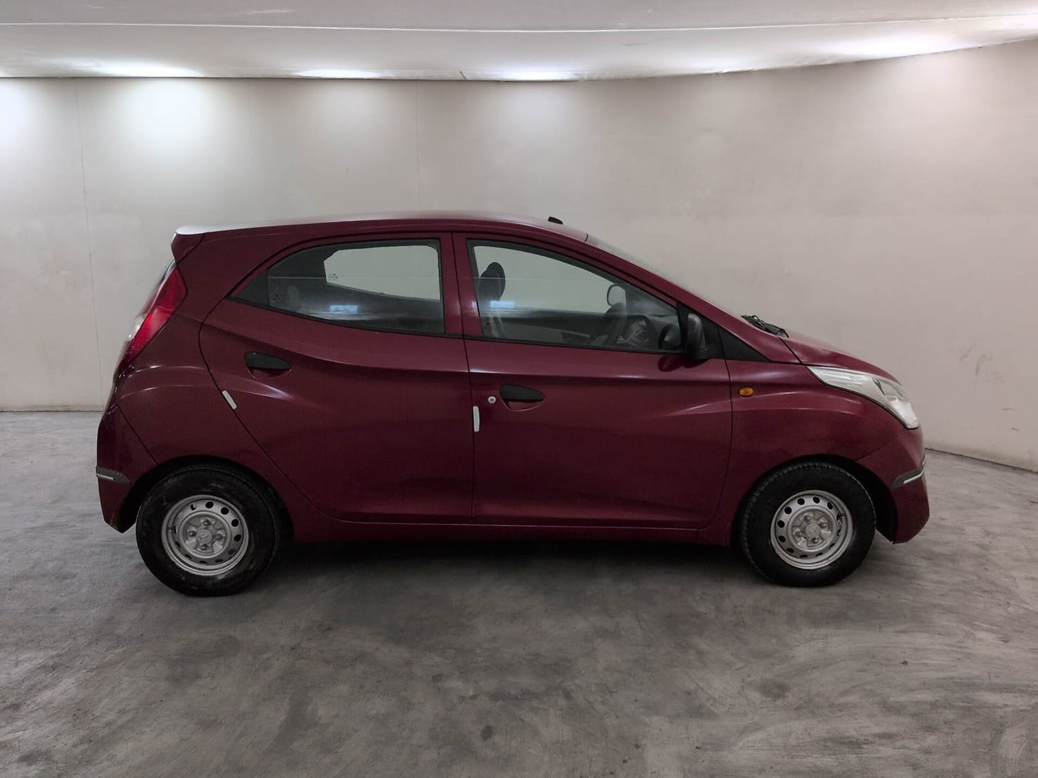 View 2015 Hyundai EON Era Plus Image 6 Used 2015 Hyundai EON Era Plus Image 6