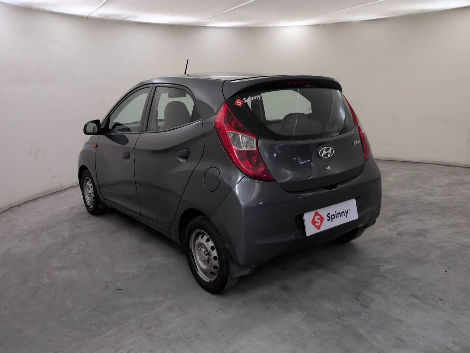 View 2018 Hyundai EON Era Plus Image 3 Used 2018 Hyundai EON Era Plus Image 3