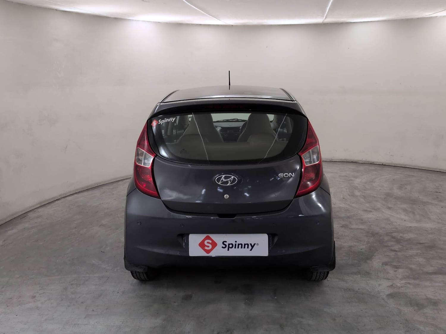 View 2018 Hyundai EON Era Plus Image 4 Used 2018 Hyundai EON Era Plus Image 4