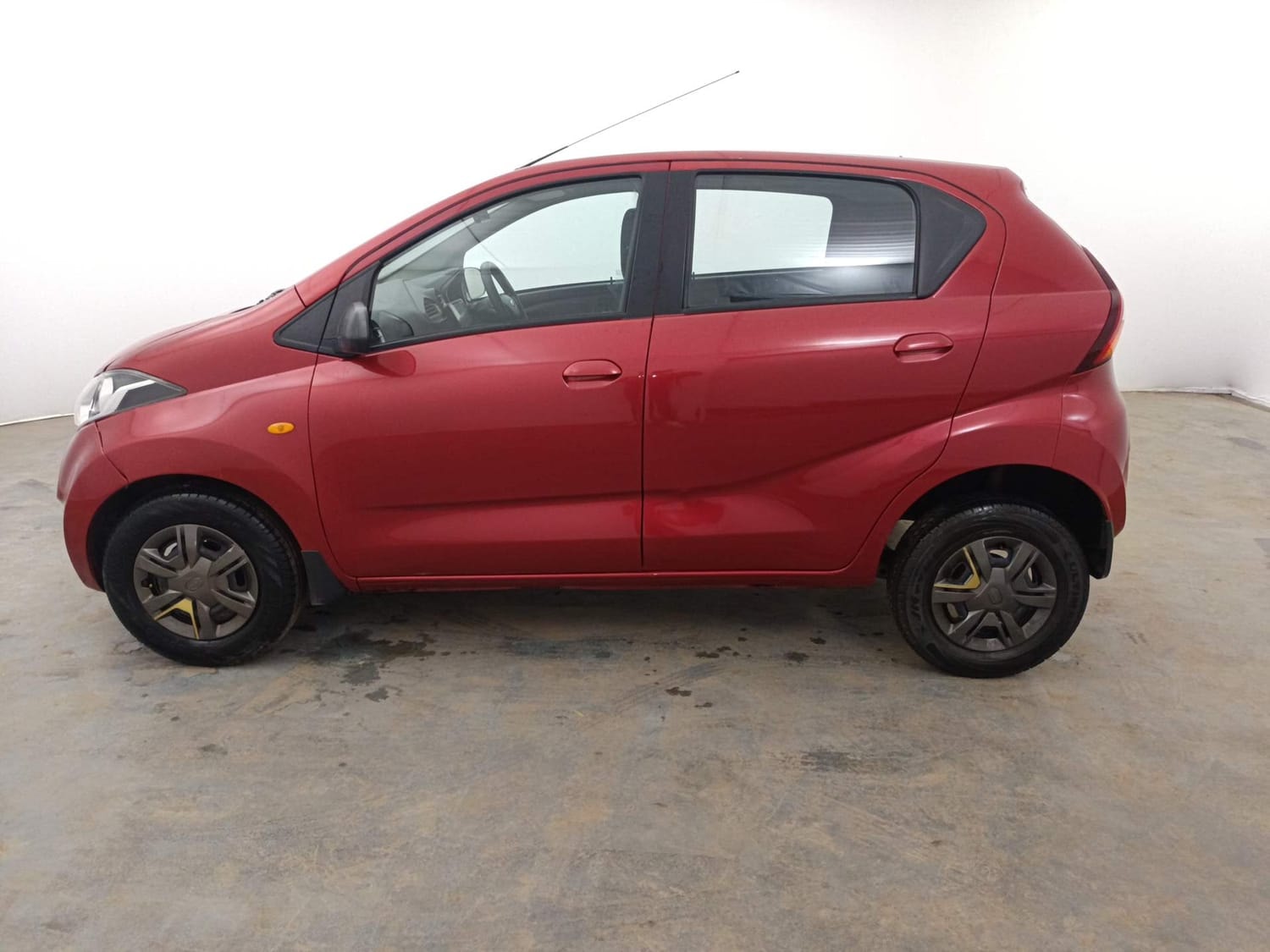 View 2019 Datsun Redi GO S 1.0L AMT BS IV Image 2 Used 2019 Datsun Redi GO S 1.0L AMT BS IV Image 2